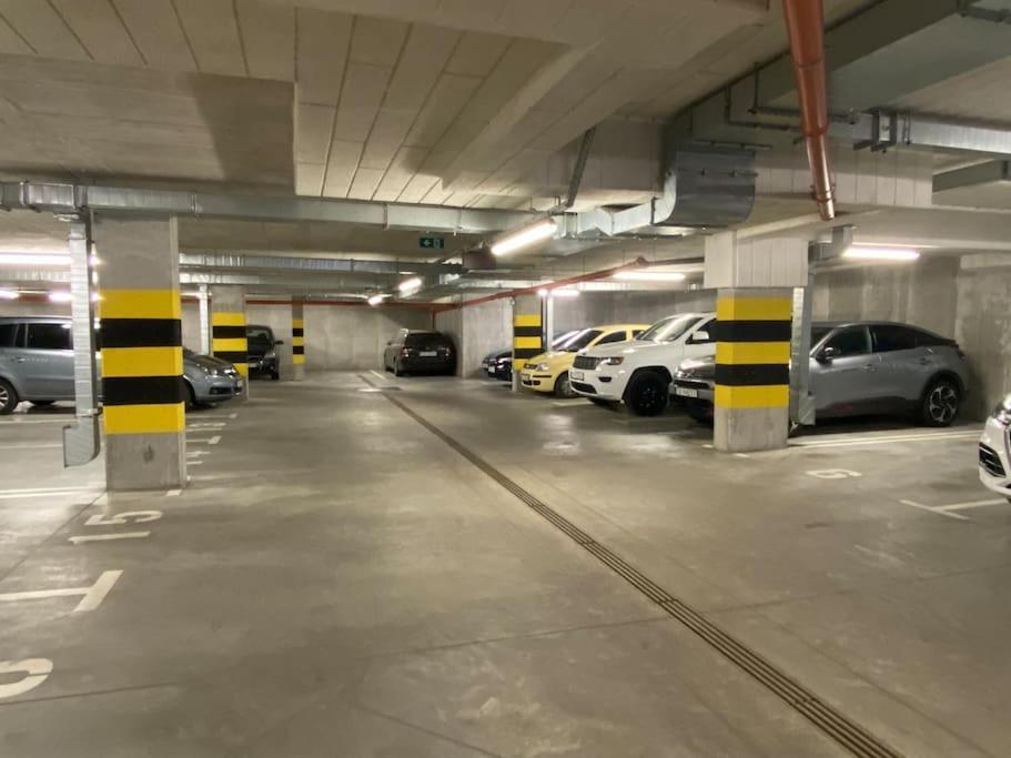 Smart Art :) Z Bezplatnym Parkingiem Podziemnym Apartman Kielce Kültér fotó